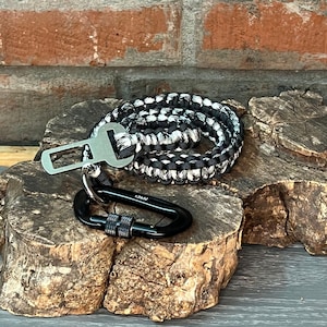 Ready to Ship - 30&quot; Paracord Dog Seatbelt with Locking Carabiner