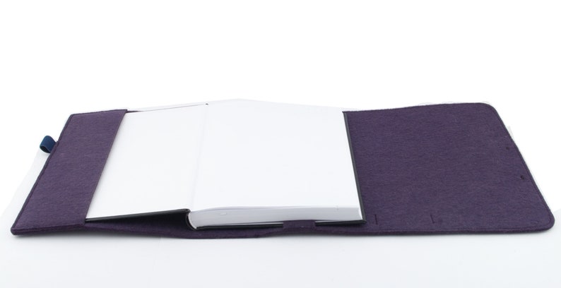 couverture de calendrier violet violet personnalisée couverture de carnet de feutre A5 avec nom en relief avec bracelet en cuir mousqueton journal lettres cadeaux image 3