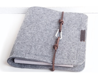 Personalized A5 ring binder with quick-release rubber, felt, grey leather