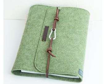Sage green ring binder A5 ring binder PERSONALIZED felt gift planner calendar guest folder hotel folder wedding folder