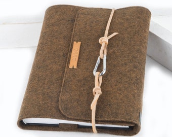 Calendar sleeve brown felt A5 notebook sleeve PERSONALISED light brown leather, embossed name gift book school Anna Rosenschön