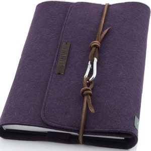 couverture de calendrier violet violet personnalisée couverture de carnet de feutre A5 avec nom en relief avec bracelet en cuir mousqueton journal lettres cadeaux image 1