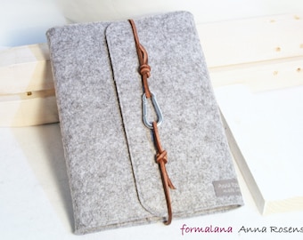 Calendar sleeve / notebook sleeve felt brown leather strap carabiner gift book envelope envelope