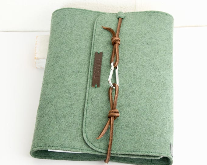 Featured listing image: Green eucalyptus ring binder A5 ring binder PERSONALIZED felt gift planner calendar guest folder hotel folder wedding folder