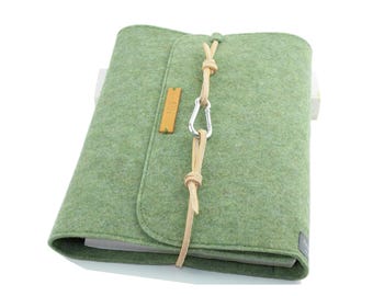 Sage green ring binder A5 ring folder PERSONALIZED felt gift planner calendar guest folder hotel folder wedding folder