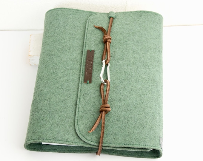 Featured listing image: Green eucalyptus ring binder A5 ring binder PERSONALIZED felt gift planner calendar guest folder hotel folder wedding folder