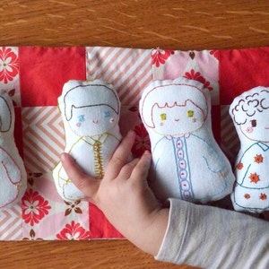 Embroidery pattern in ENGLISH Kokeshi Doll DIY fabric toy Softie Portable Doll House E-book instant download pdf image 2