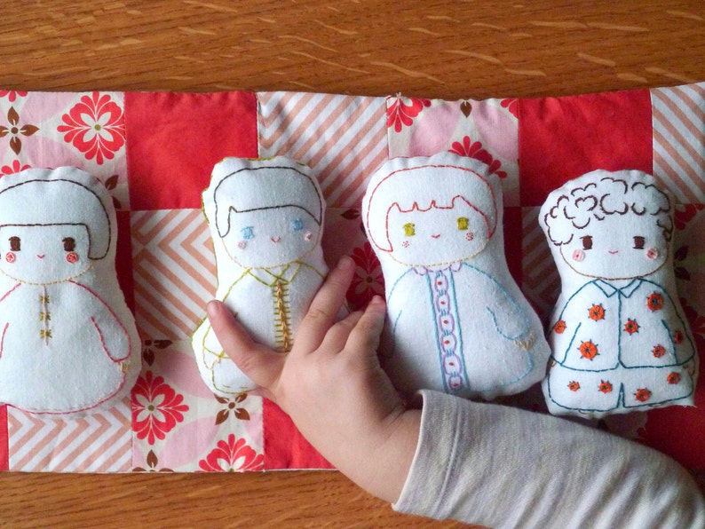 Embroidery pattern in ENGLISH Kokeshi Doll DIY fabric toy Softie Portable Doll House E-book instant download pdf image 2