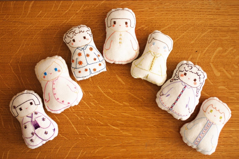 Embroidery pattern in ENGLISH Kokeshi Doll DIY fabric toy Softie Portable Doll House E-book instant download pdf image 4
