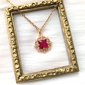 Vintage Art Deco Ruby Red Gem Gold Necklace