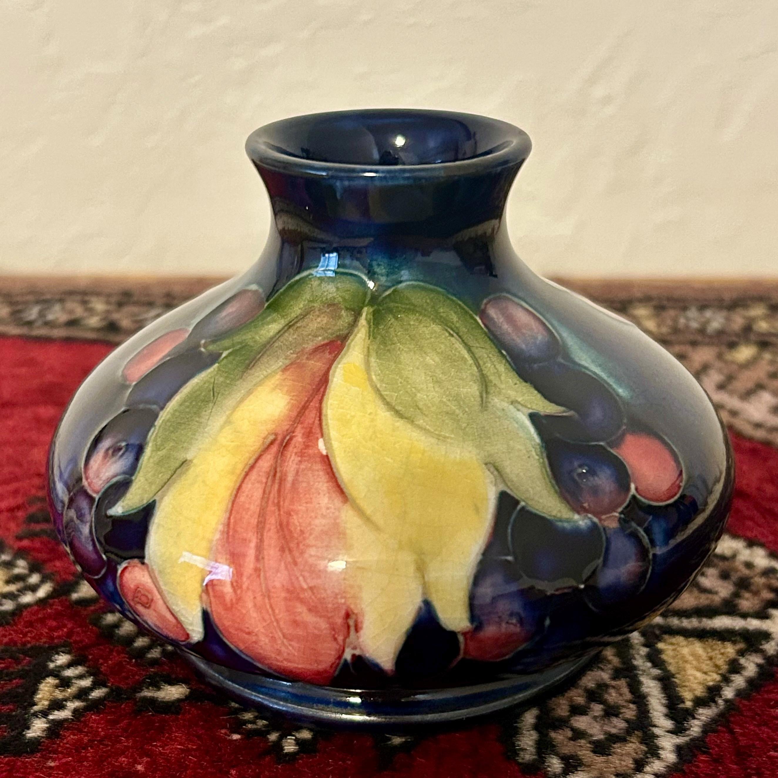 英国ムーアクロフトビンテージ花柄 陶器製 花瓶 英国ムーアクロフトビンテージ花柄 陶器製 花瓶 英国ムーアクロフト