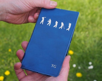 Personalized leather golf scorecard holder with gold initials in petrol blue, golf gift, giftable golf gear, golfing gift, mothers day gift