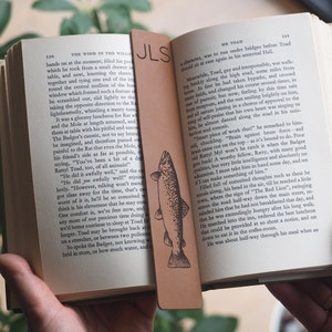 Segnalibro in pelle con iniziali personalizzate per la pesca, regalo libro, regalo pesca, regalo pesca, trota, regalo uomo, segnalibro pesca, festa del papà