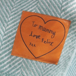 Woollen throw personalized with a leather patch with your handwritten message, personalized blanket, Mother's Day gift, Mothering Sunday image 2