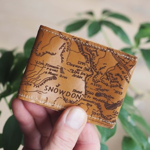 Personalized handmade leather card holder with map features, map gift,  os map gift,  Leather cardholder, outdoor gift, Fathers day os map