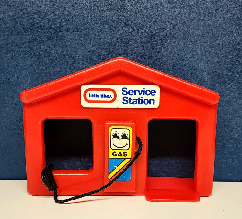 Little Tikes service station image 1