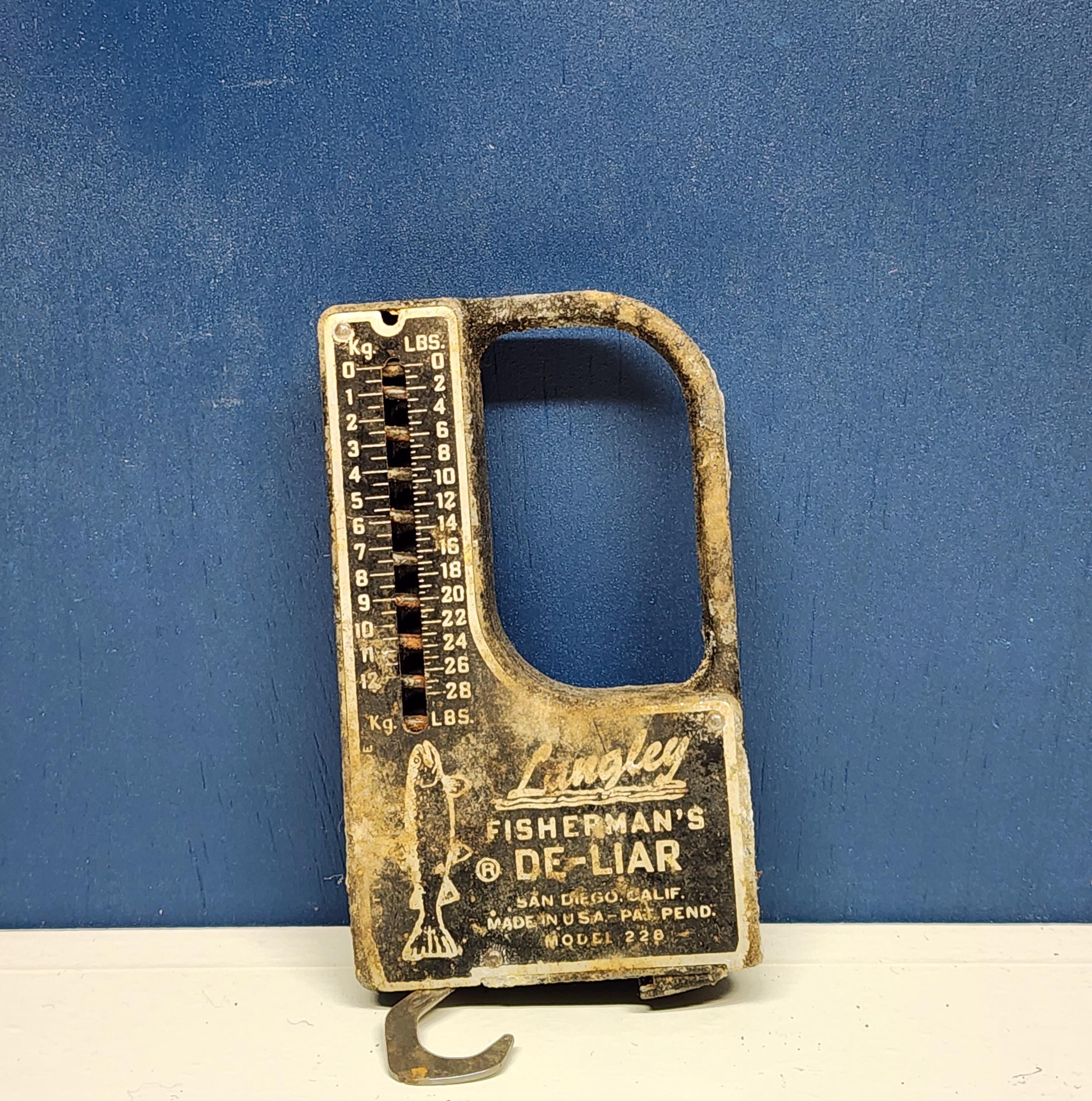 Vintage Langley Fisherman's De-Liar 8 Pound Scale Tape
