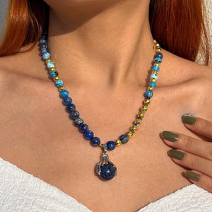 Natürliche Lapislazuli Halskette, Blaue Edelstein Perlen Halskette, Blaue Statement Halskette, Lapis Lazuli Schmuck, Blauer Schmuck, Blaue Halskette