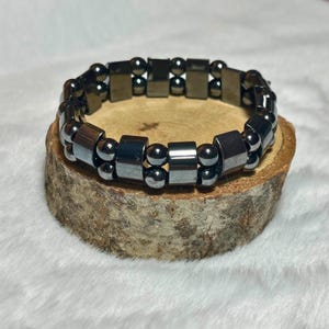 Sleek Hematite Bracelet for Men, Hematite Gemstone Stretch Bracelet, Hematite Beaded Bracelet, Hematite Bracelet, Stylish Men Accessory Gift