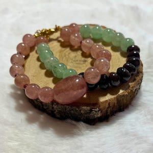 Strawberry Quartz Bracelet, Garnet Bracelet, Dainty Bead Bracelet, Passionate and Vibrant Energy Healing Love Bracelet, Women Gift Bracelet