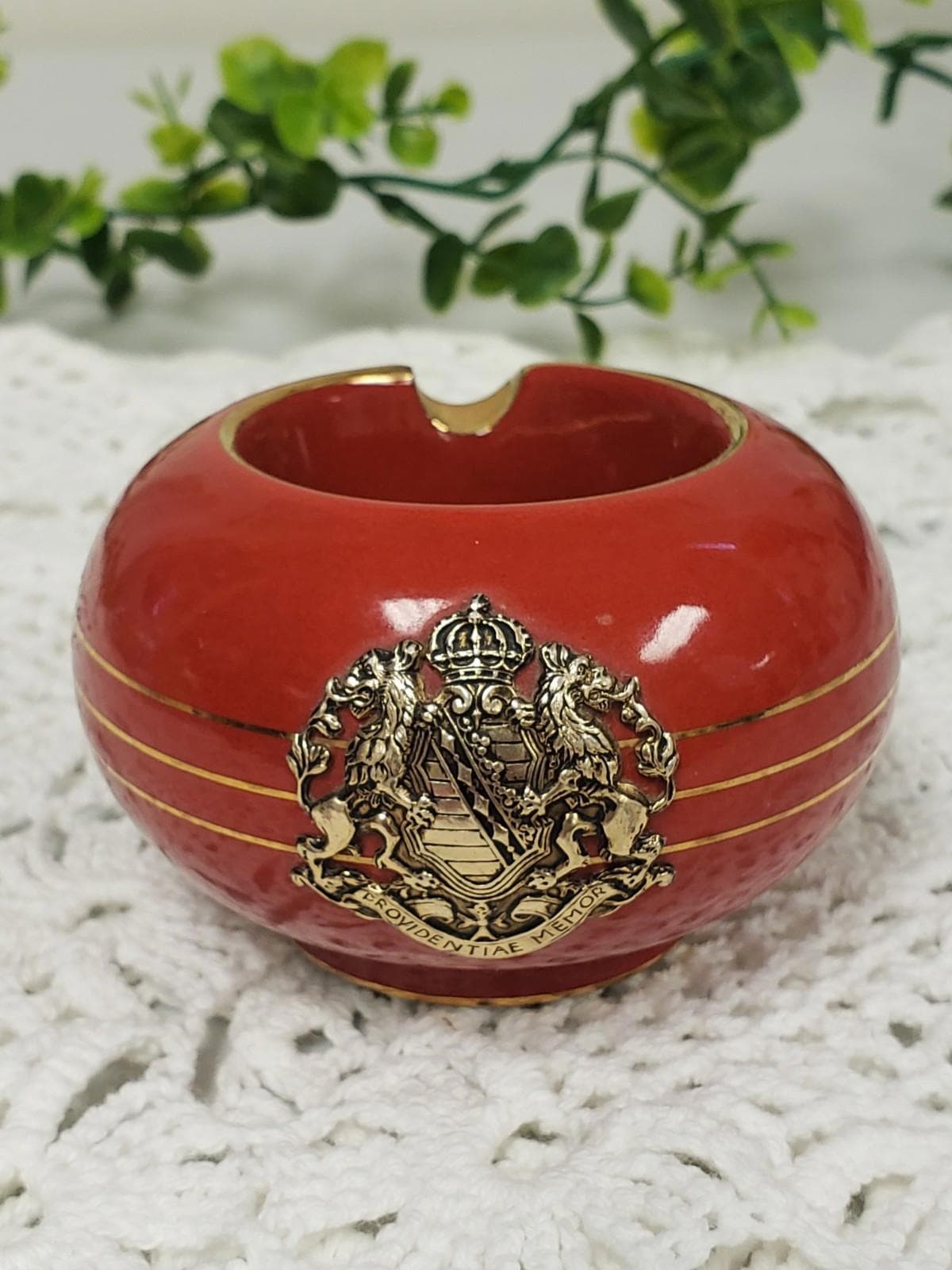 Vintage Murray Feiss Red Ceramic Ashtray Providentiae Memor