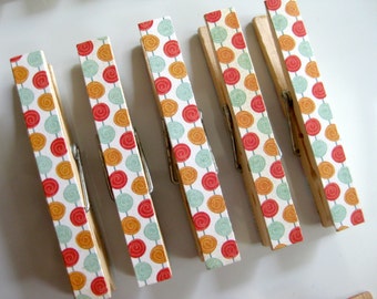 Retro Circle Clothespin Magnets - Set of 5