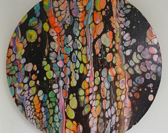 Bright Acrylic Pour Painting: Abstract Art on Round Canvas