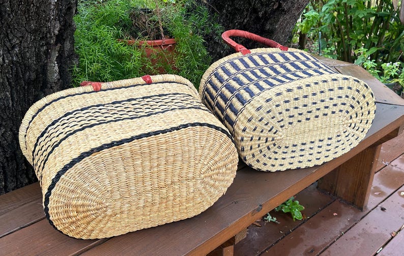 African basket - Bolga basket - Grass basket - Large oval basket with 2 handles -fairly traded basket- Farmers market, picnic, beach basket Bild 6