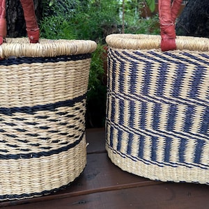 African basket - Bolga basket - Grass basket - Large oval basket with 2 handles -fairly traded basket- Farmers market, picnic, beach basket Bild 5