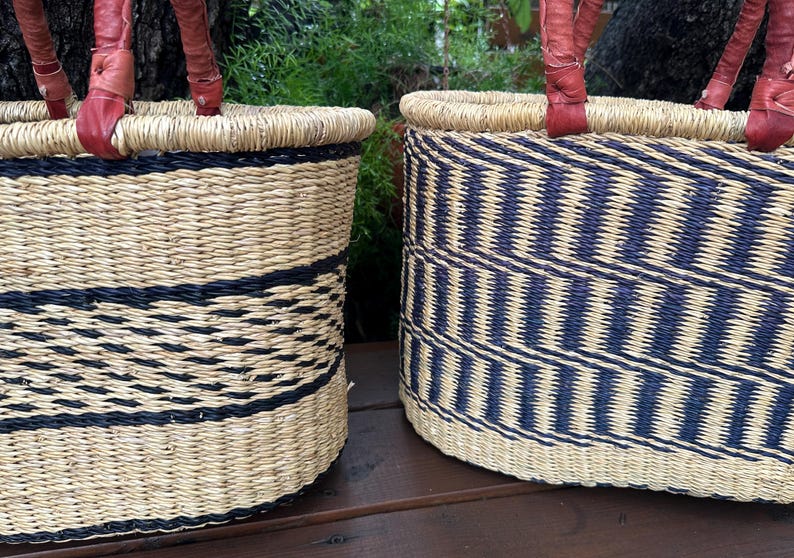 African basket - Bolga basket - Grass basket - Large oval basket with 2 handles -fairly traded basket- Farmers market, picnic, beach basket Bild 5
