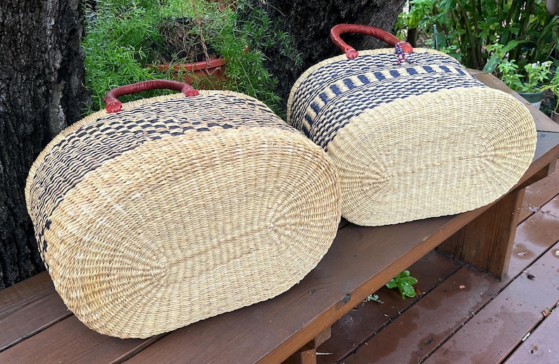 African basket - Bolga basket - Grass basket - Large oval basket with 2 handles -fairly traded basket- Farmers market, picnic, beach basket Bild 9
