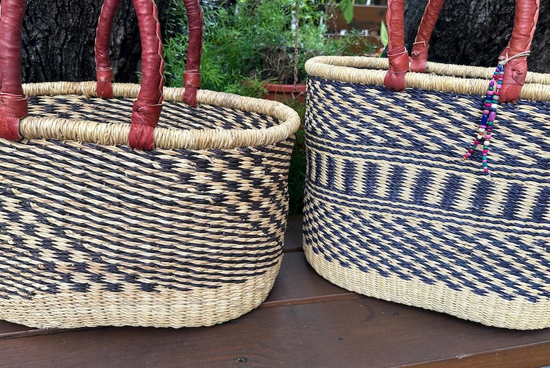 African basket - Bolga basket - Grass basket - Large oval basket with 2 handles -fairly traded basket- Farmers market, picnic, beach basket Bild 8