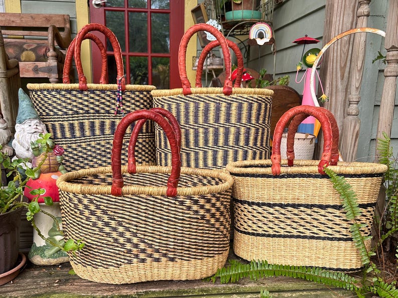 African basket - Bolga basket - Grass basket - Large oval basket with 2 handles -fairly traded basket- Farmers market, picnic, beach basket Bild 3