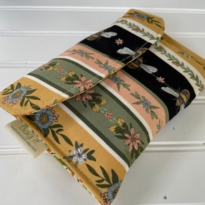 Privacy pouch - Sanitary pad holder - Feminine hygiene pouch  - Tampons holder -  Pantiliners case - Bee kind