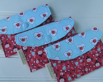 Coin purse -  gift card holder - business card holder  - USB cable organizer - credit card wallet - Mini roses and hearts