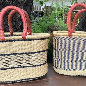 African basket - Bolga basket - Grass basket - Large oval basket with 2 handles -fairly traded basket- Farmers market, picnic, beach basket Bild 4