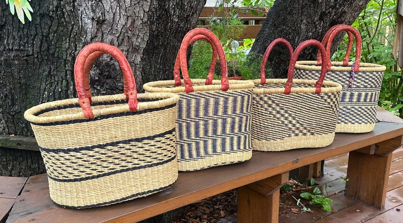 African basket - Bolga basket - Grass basket - Large oval basket with 2 handles -fairly traded basket- Farmers market, picnic, beach basket Bild 2