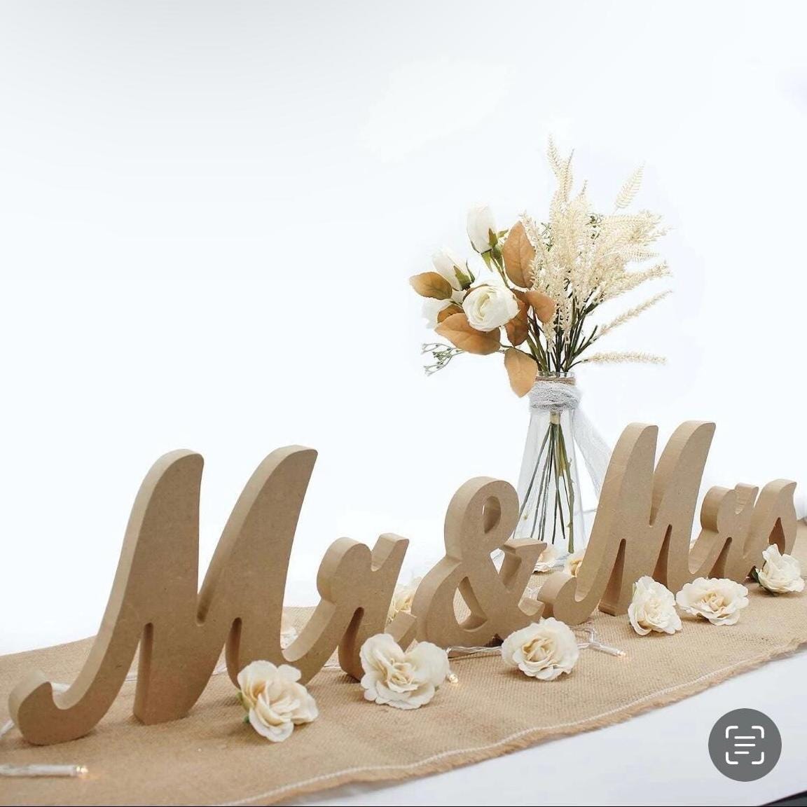 Mr and Mrs Table Sign