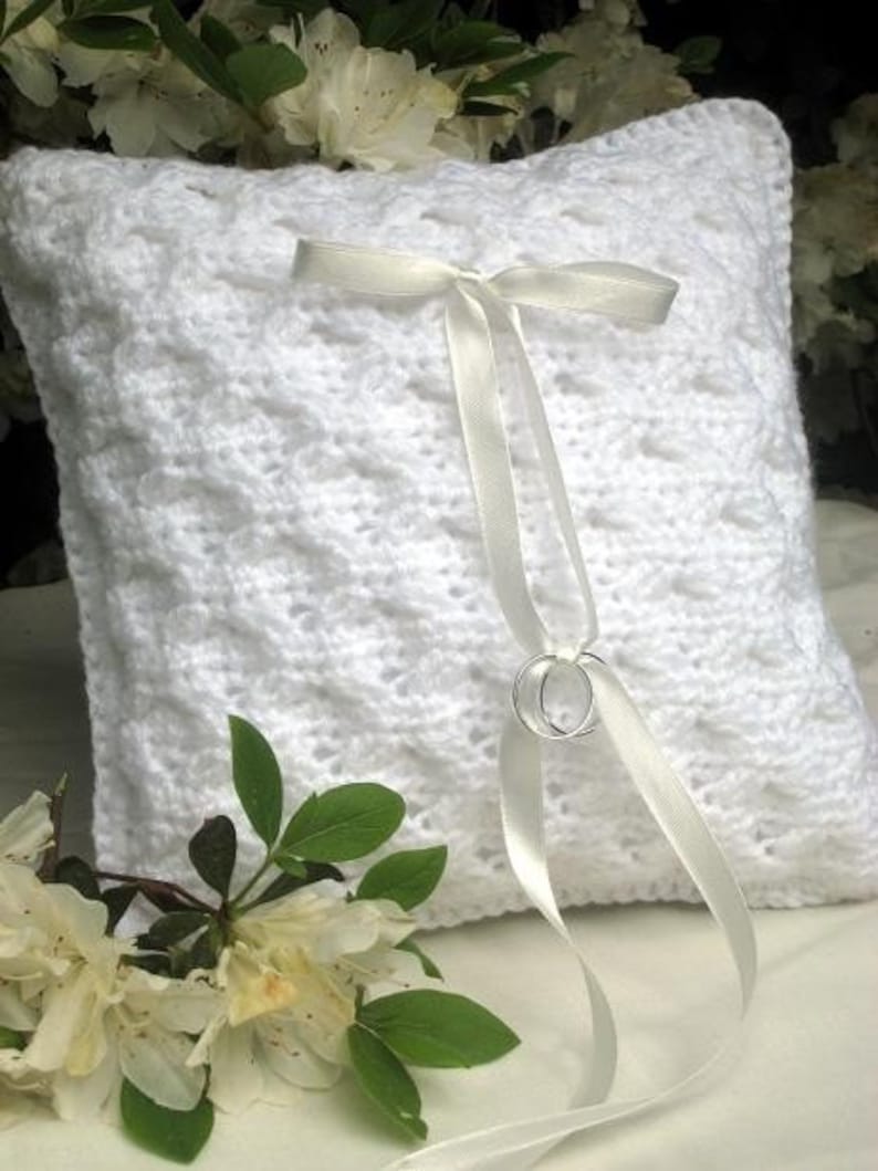 CROCHET PATTERN, Ring Pillow Cover, Classic Elegance image 3