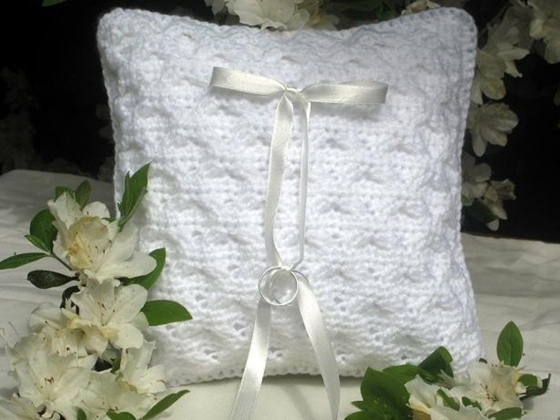 CROCHET PATTERN, Ring Pillow Cover, Classic Elegance image 1