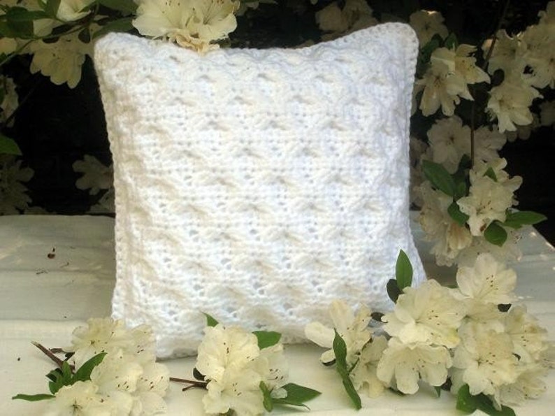 CROCHET PATTERN, Ring Pillow Cover, Classic Elegance image 4