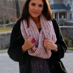 Instant Download PDF Crochet Pattern, Ladies Moebius Cowl Womens Mobius Infinity Scarf image 2