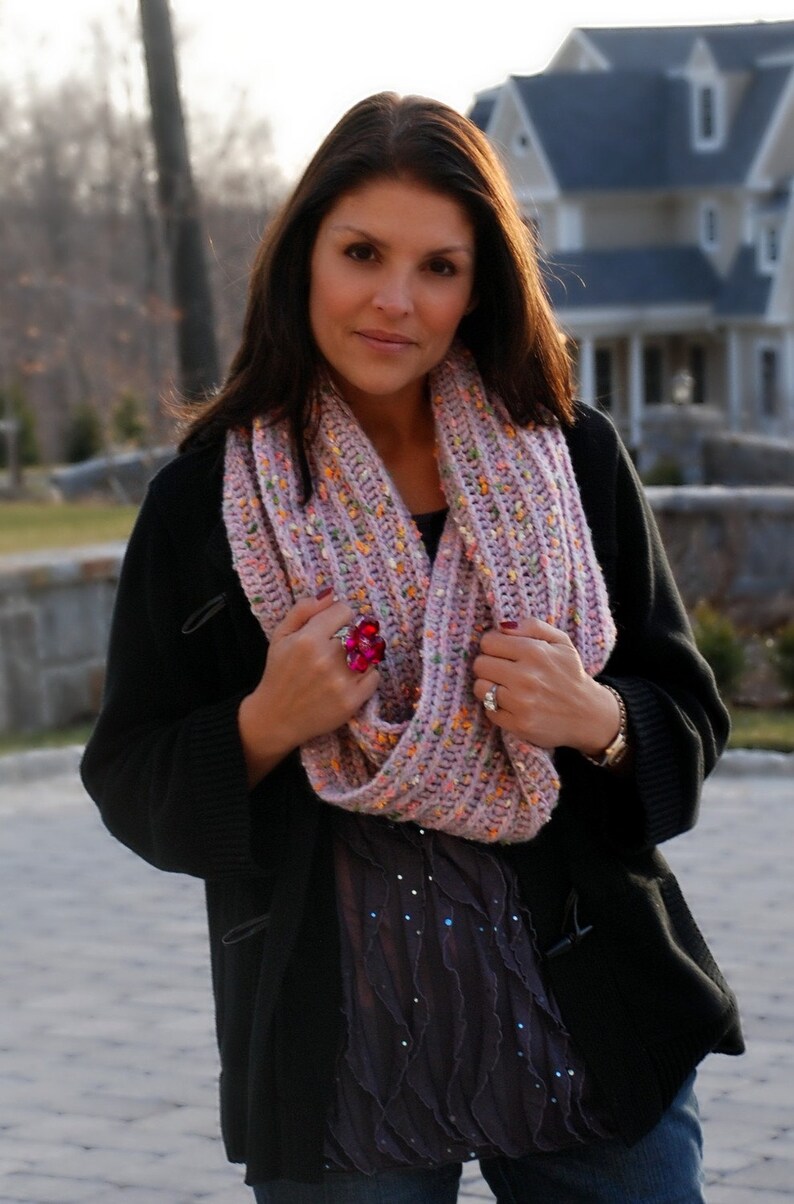 Instant Download PDF Crochet Pattern, Ladies Moebius Cowl Womens Mobius Infinity Scarf image 2