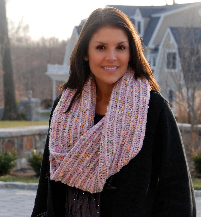 Instant Download PDF Crochet Pattern, Ladies Moebius Cowl Womens Mobius Infinity Scarf image 3