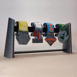 Zavus Medal Display, Standing, Hammered Metal, 4-Medal