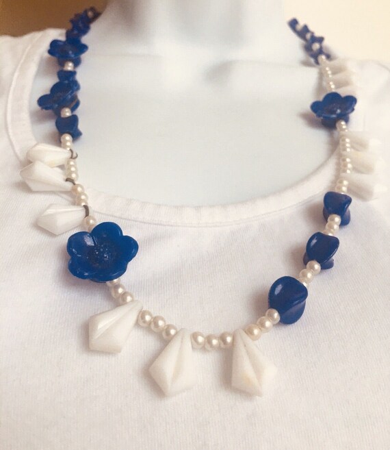 Vtg Necklace Cobalt Royal Blue Flowers Faux Pearl… - image 8