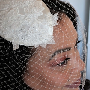 Bridal Cap Russian Veil, Lace Birdcage Veil in White or Light Ivory, Wedding veil, Bridal veil, Bandeau veil, Mini veil, Handmade Fascinator