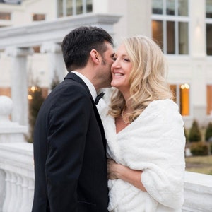 Faux Fur Bridal Wrap, Bridal Stole, Plus Size Fur Wrap, Handmade Wrap, Wedding Cover Up, Bridal Shawl, Winter Wedding,  White Faux Fur