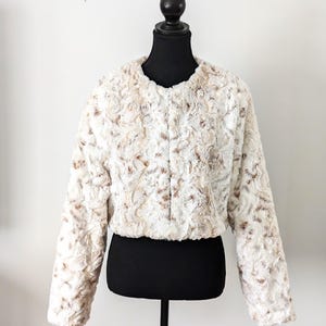 Faux Fur Bridal Jacket, Bridal shrug, Fur Wrap, Handmade Wrap, Wedding Cover Up, Bridal Shawl, Winter Wedding, Snowy Owl Faux Fur