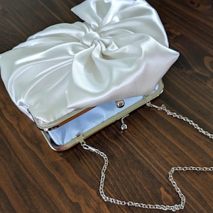 Bow Clutch in Ivory/white Silk - Etsy